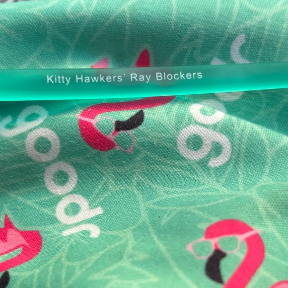 Goodr Kitty Hawkers Ray Blockers - Picture 4 of 5